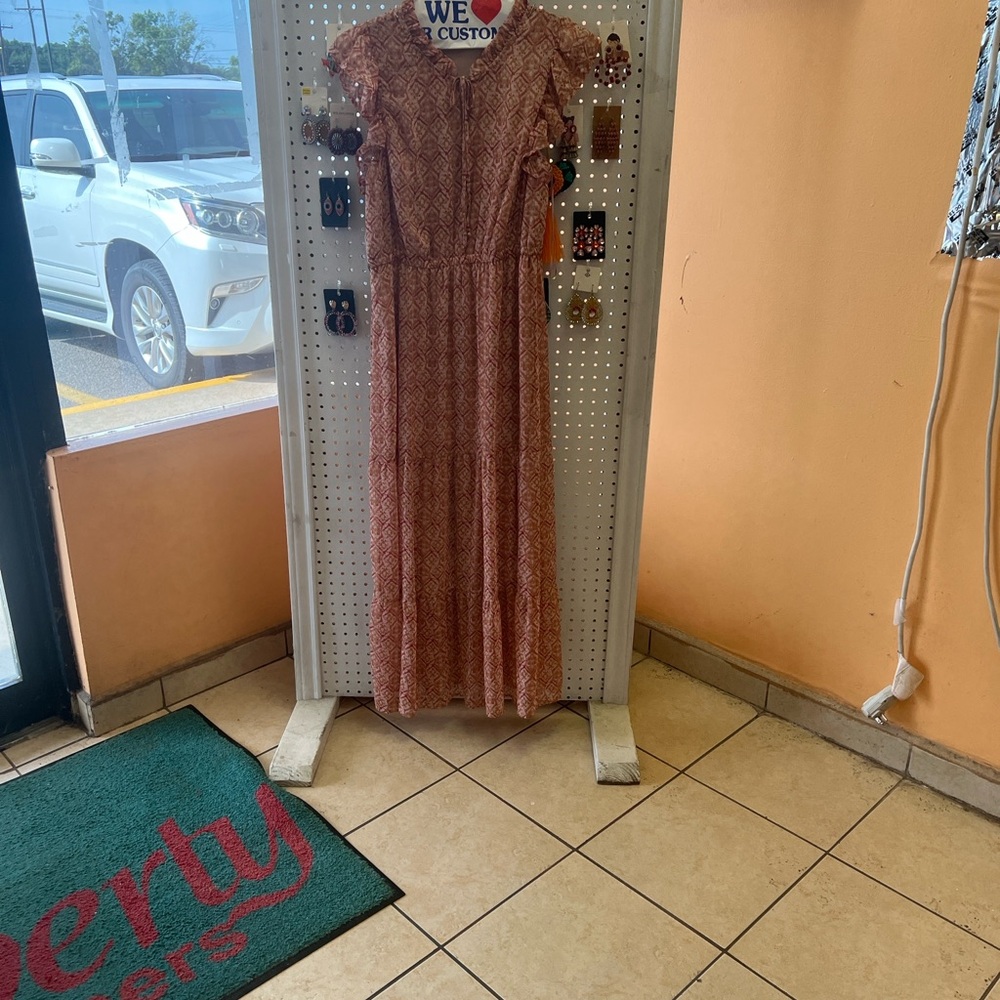 Chic Patterned Maxi Dress in Pink